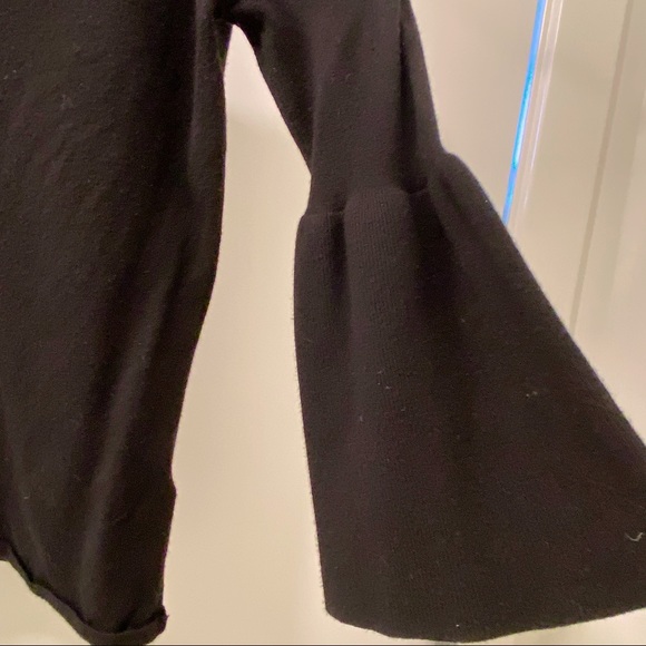 Guess off shoulder sweater - Picture 4 of 5